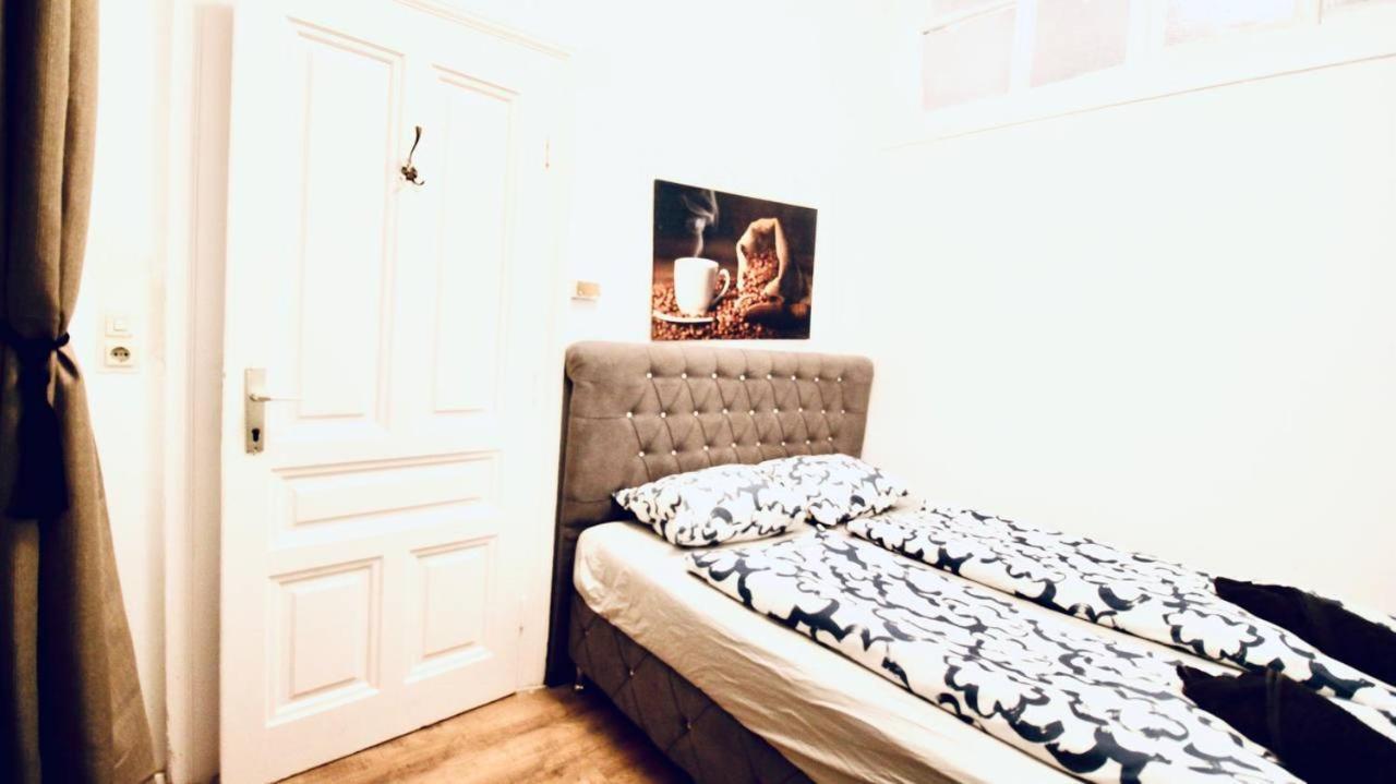 Modern Double Room Js A Вена Экстерьер фото